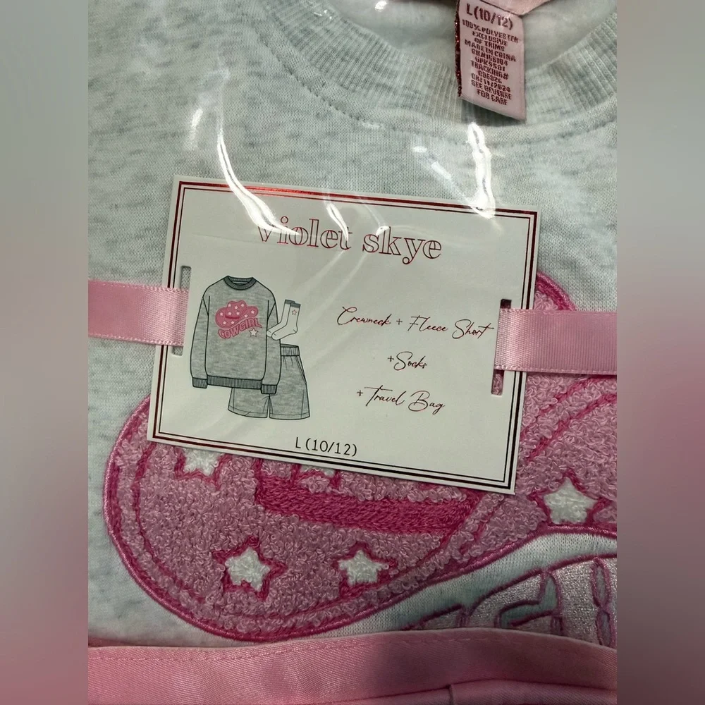 New in Carrier Cowgirl Hat Pink and Gray Embroidered Sweatshirt 4-Piece Set